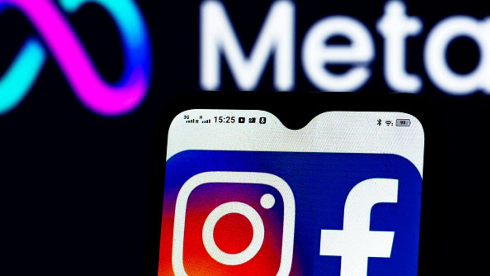 You are currently viewing Meta to shut down Instagram and Facebook in Europe?
